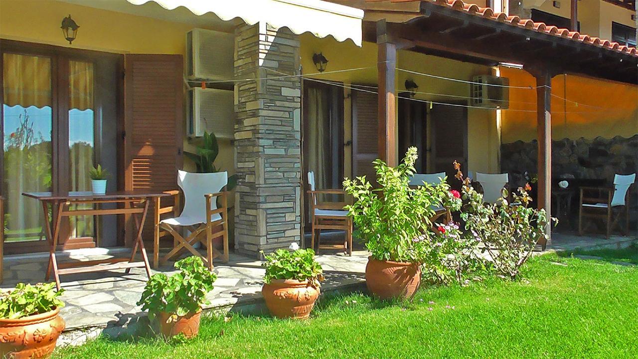Studios Tripiti Nea Roda Extérieur photo